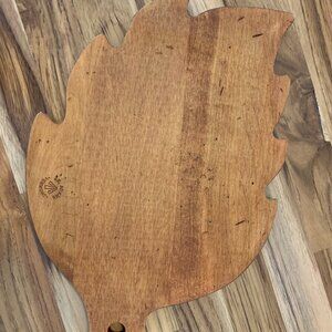 JK Adams THE LEAF, Solid Maple Wood Cutting Board Approx 14x10 Vermont, USA